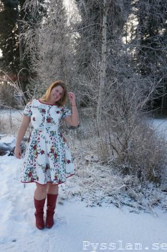 Julklänning retromönster med hjärta i ryggen fram pysslan blogg
