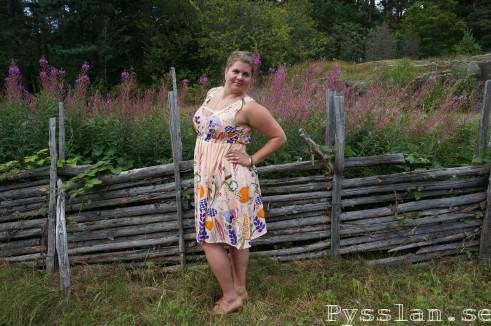 skir rosa sommarblommig klänning pysslan blogg sida